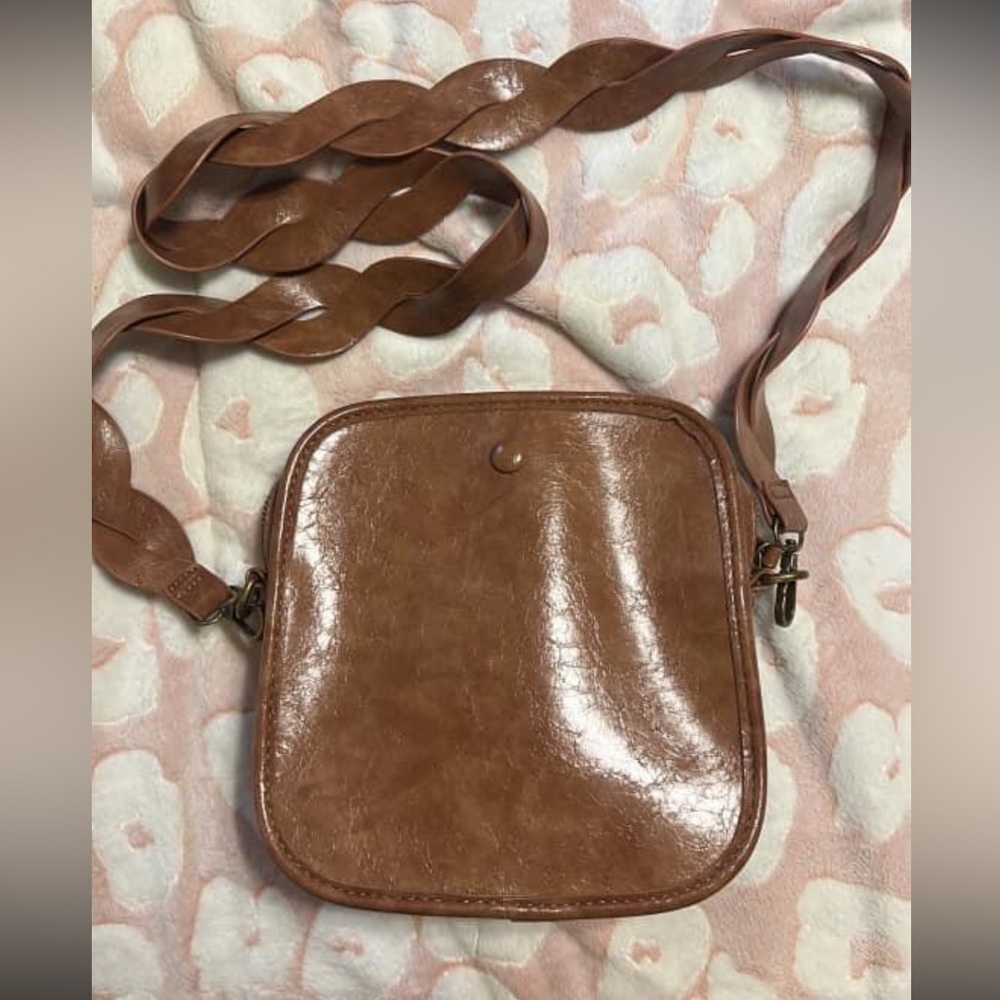 Crossbody purse